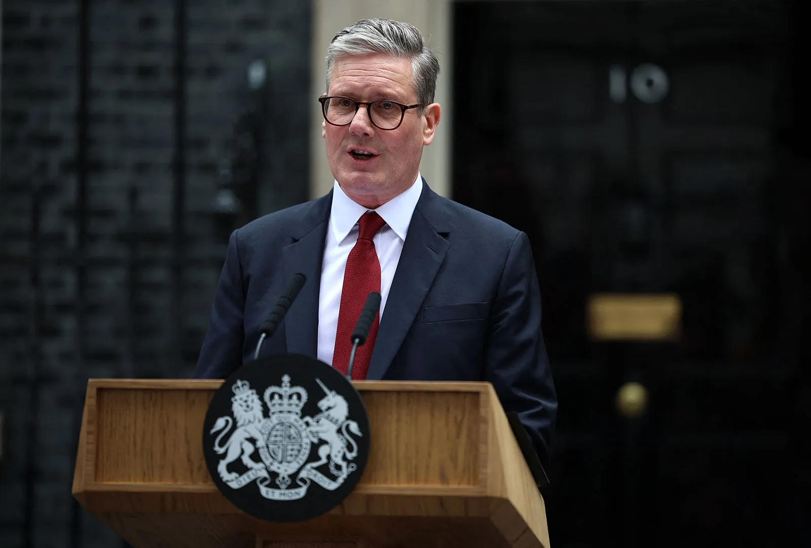 Starmer Announces Social Media Ban for Under-16s